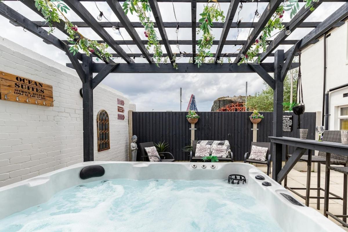 Ocean Hot Tub - Sleeps 11 *