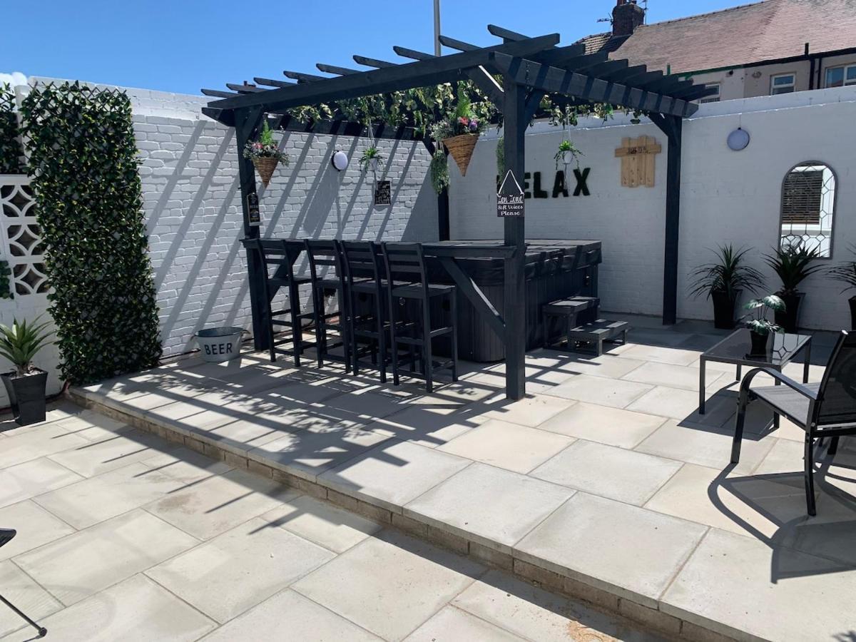 Ocean Hot Tub - Sleeps 11 Holiday home *