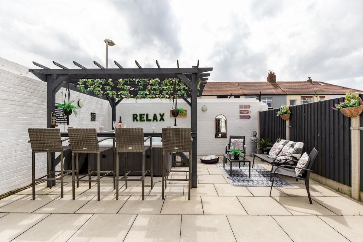 Ocean Hot Tub - Sleeps 11 Holiday home