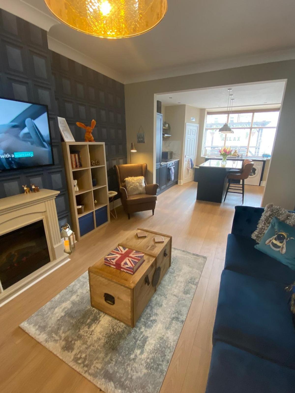 Ocean Hot Tub - Sleeps 11 Holiday home *